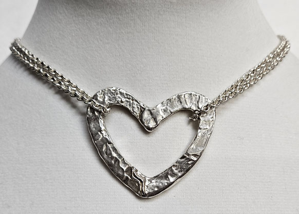 Open Heart Choker